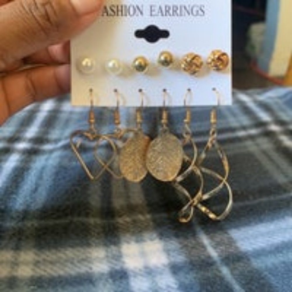 Variety pack of Womens gold earrings # 8 - Picture 1 of 4